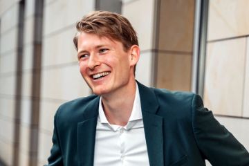 Portraitfoto des Künstlers Jan Sommer.