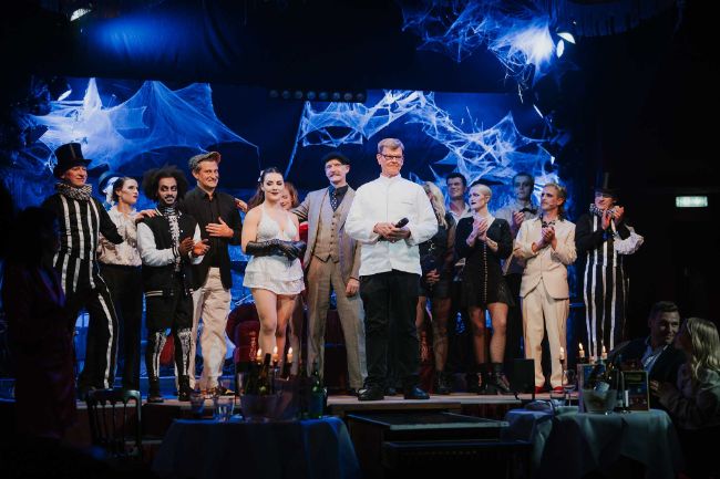 Spitzenkoch Harald Wohlfahrt begrüßt die Gäste zur Premiere des Harald Wohlfahrt PALAZZO in Stuttgart.